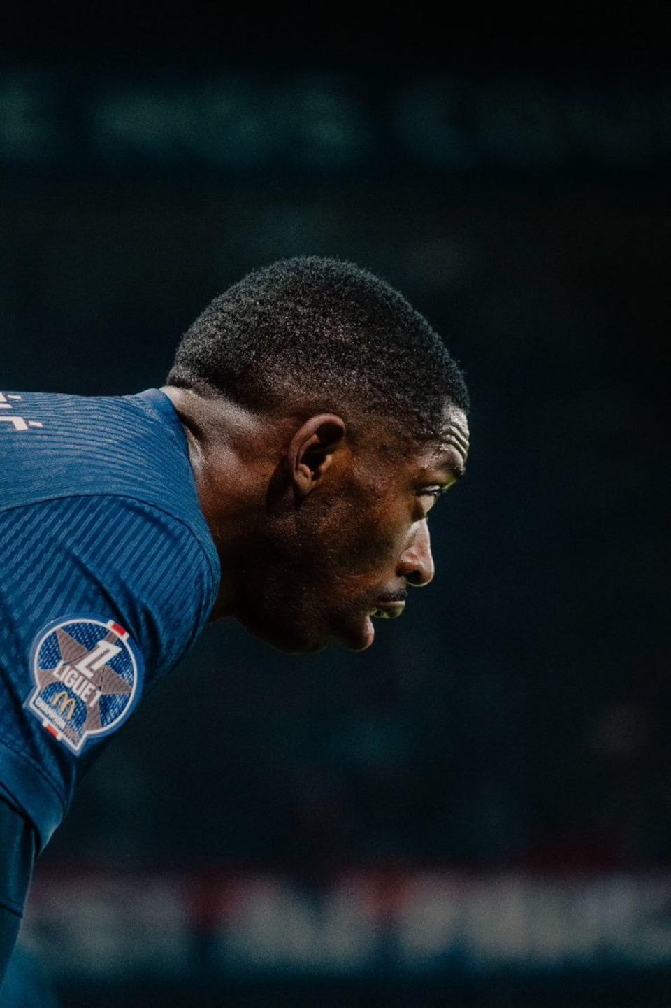 巴黎圣日耳曼后卫神勇救险，助球队成功保级，就是次数增加客户认为单位国内汽车.的简单介绍